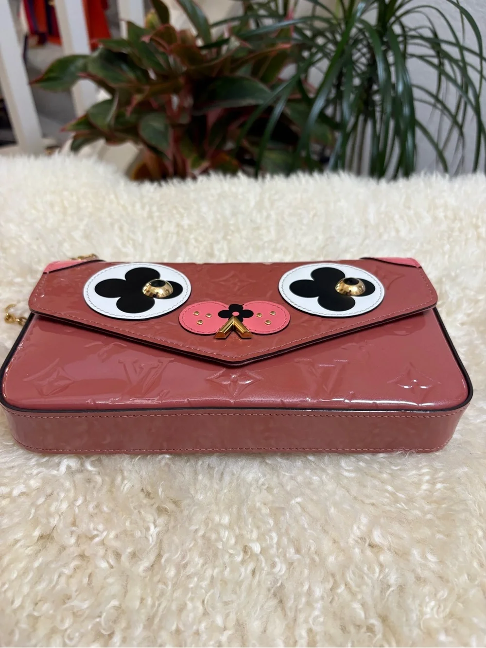 Louis Vuitton Monogram Vernis Valentine Dog Pochette Félicie - Limited Edition